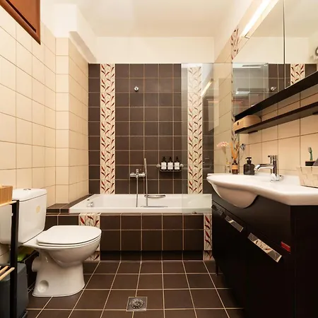 Chloe Sea View Apartmán